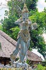 Saraswati statue